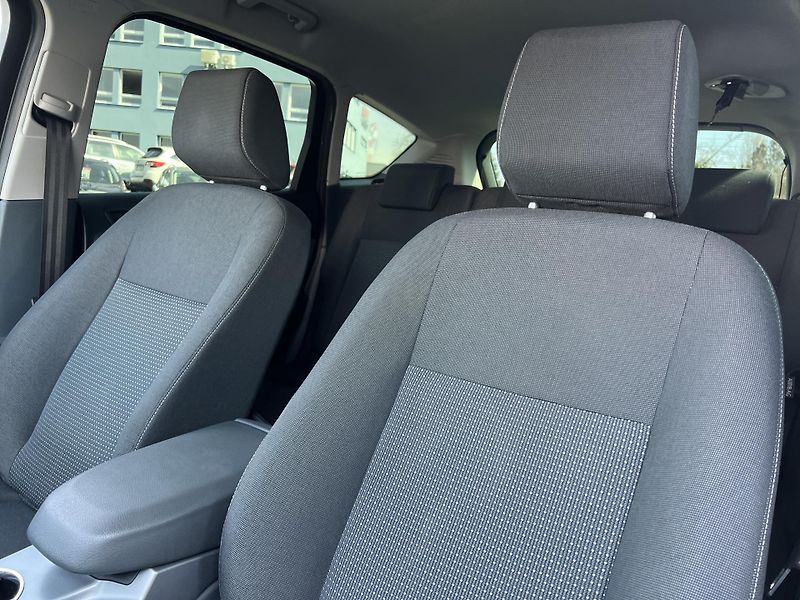 Ford C-MAX Ghia 1.6TDCi KLIMA PŮVOD ČR - fotka 10 z 35