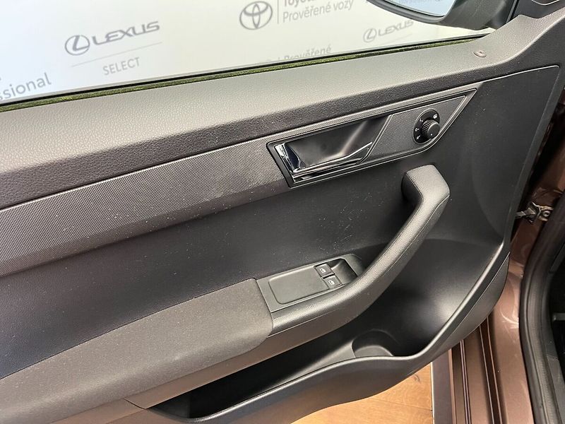Škoda Fabia 1.2 TSI 81kW Ambition - fotka 8 z 29