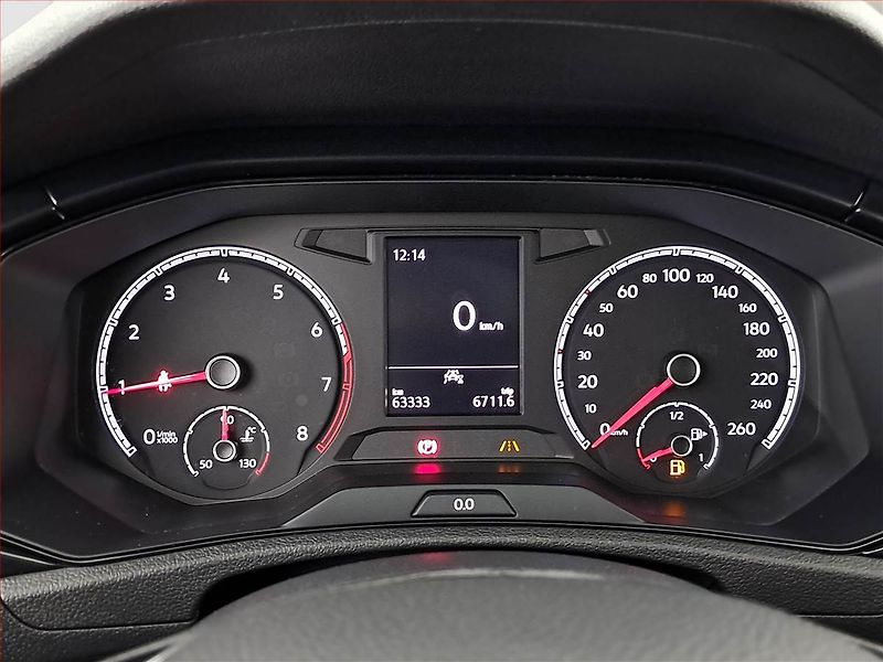 Volkswagen T-Roc (2021) 1.0 TSI, ČR,1.maj - fotka 11 z 17