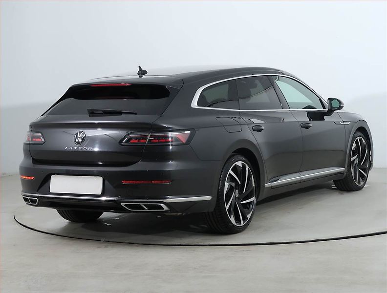 Volkswagen Arteon (2021) R-line 2.0 TSI - fotka 5 z 25