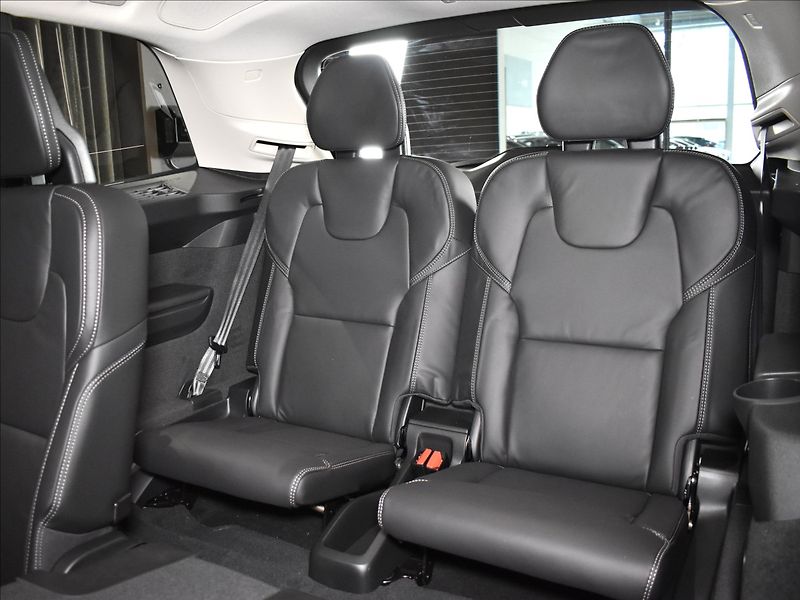 Volvo XC90 (2026) 2,0 T8  Plus Dark - fotka 27 z 35