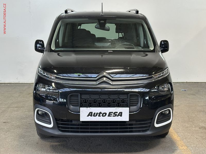 Citroën Berlingo (2020) 1.5HDi MAXi XL 7míst, SHINE - fotka 2 z 22