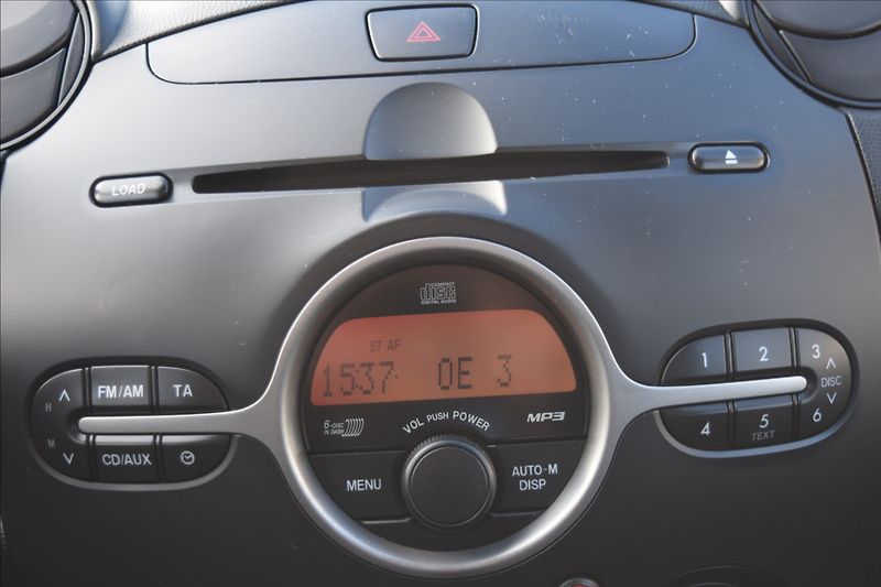 Mazda 2 1,5 MZR 76KW ALU KLIMA - fotka 32 z 38
