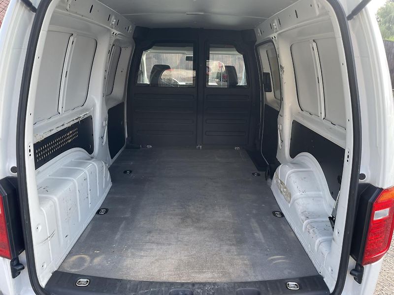 Volkswagen Caddy 2,0TDI MAXI 110kW Serviska - fotka 8 z 25