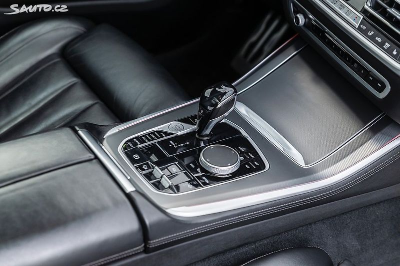 BMW X5 xDrive40d*vzduch*pano*záruka - fotka 12 z 44