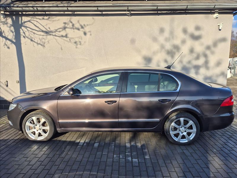 Škoda Superb 3,6 FSi V6 DSG 4x4 106Tis.Km!! - fotka 3 z 30