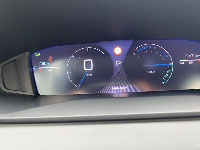 Peugeot 208 (2025) ALLURE Hybrid 100 e-DCS6 - fotka 12 z 22