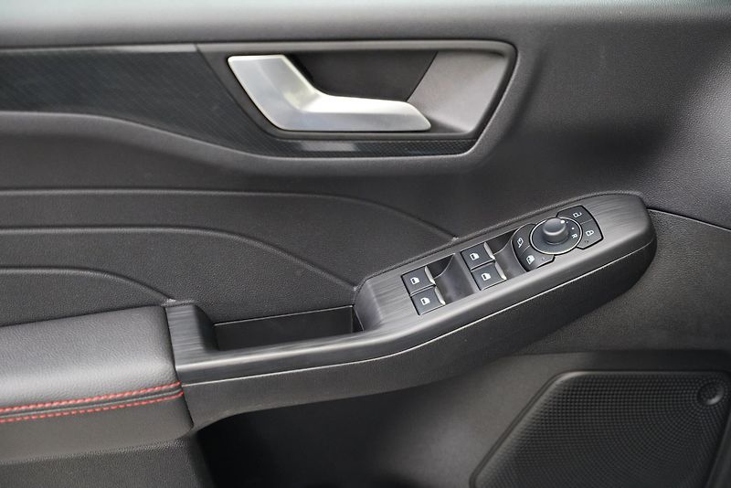 Ford Kuga - fotka 12 z 24