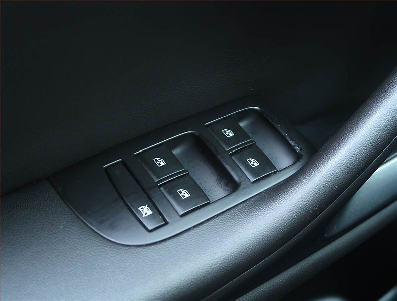 Opel Zafira (2018) 2.0 CDTI, Serv.kniha, Tempomat - fotka 18 z 18