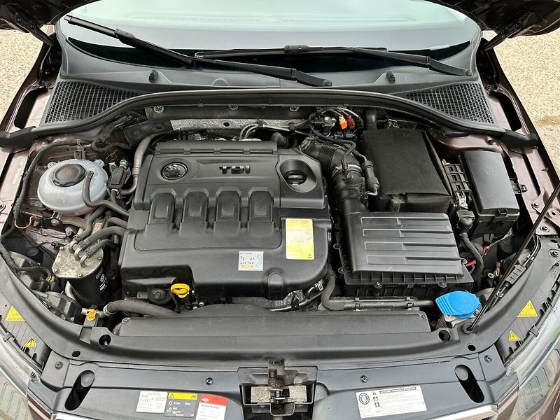 Škoda Octavia (2015) Scout 2.0Tdi 135Kw DSG - fotka 29 z 31