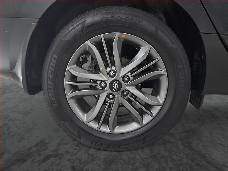Hyundai ix35 (2015) 1.7 CRDi, Kůže, Tempomat - fotka 15 z 17