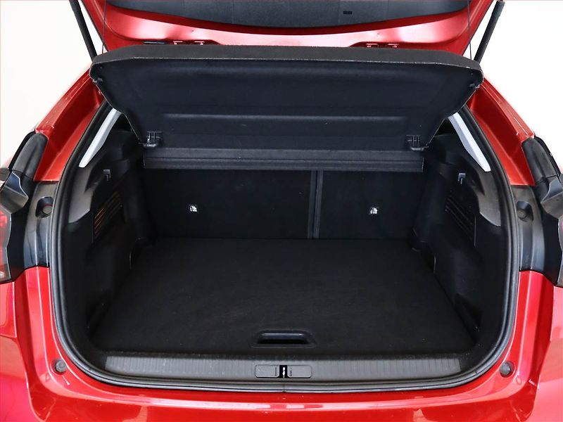 Citroën C4 (2021) Feel 1.2 PureTech, ČR,1.maj - fotka 11 z 15
