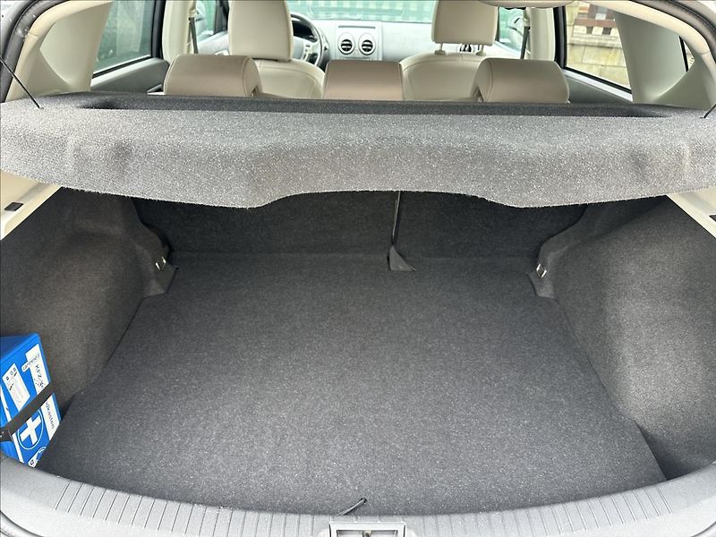 Nissan Qashqai 2,0 4x4 AUTOMAT TEKNA - fotka 5 z 37