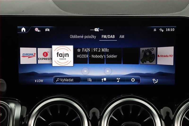 Mercedes-Benz GLB (2025) 200 d, AMG Line, Navigace - fotka 14 z 27
