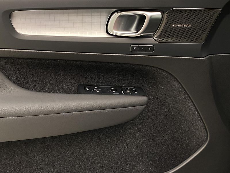 Volvo XC40 (2026) B3 AUT DARK ULTRA  - fotka 27 z 64
