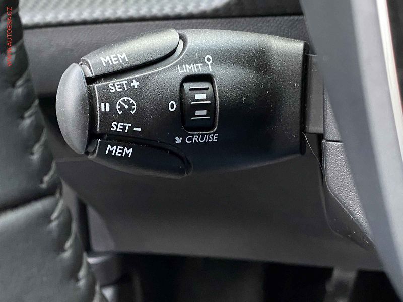 Peugeot 2008 (2024) 1.2 PT, Active, +pneu - fotka 14 z 20