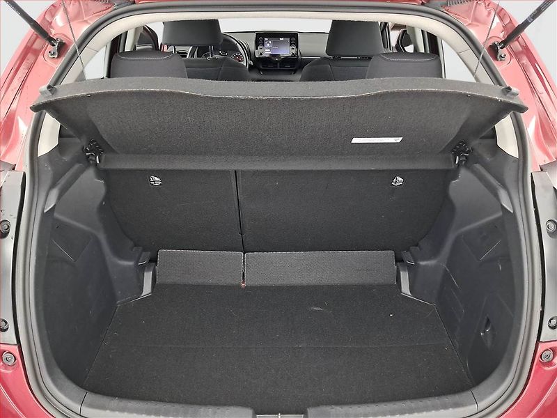 Toyota Yaris (2021) 1.5 VVT-i Hybrid, Automat - fotka 14 z 18