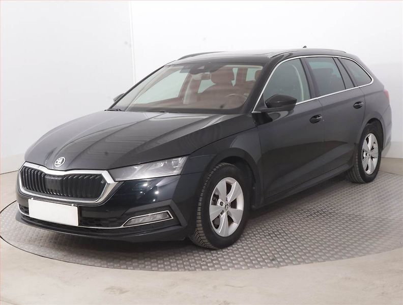 Škoda Octavia (2020) Ambition 2.0 TDI, Automat - fotka 2 z 17