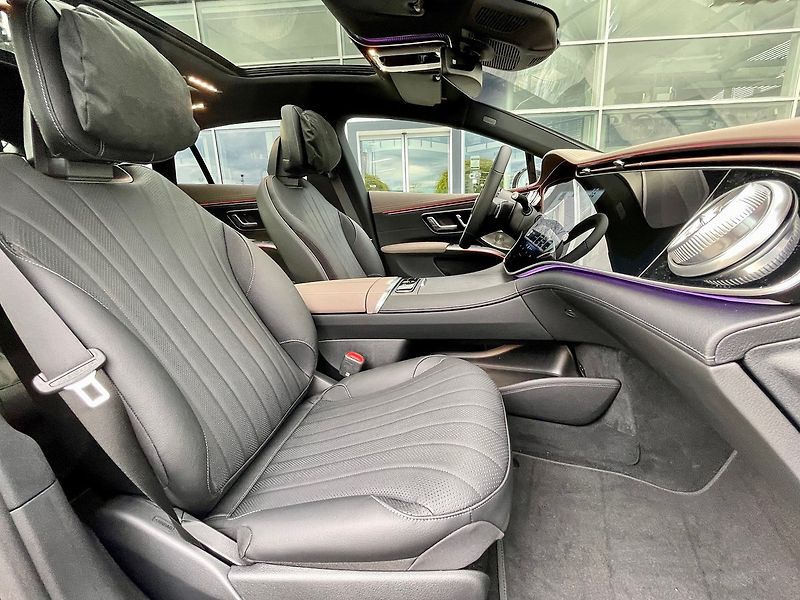 Mercedes-Benz EQS (2025) 450 4MATIC Linie AMG - fotka 16 z 29