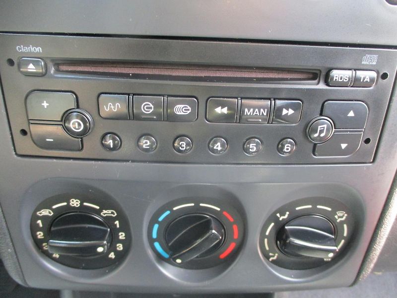 Citroën Berlingo 2.0 HDi KLIMA +sada kol - fotka 21 z 32