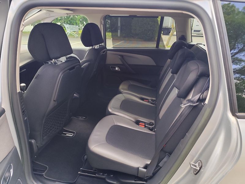 Citroën Grand C4 Picasso (2014) - fotka 12 z 34