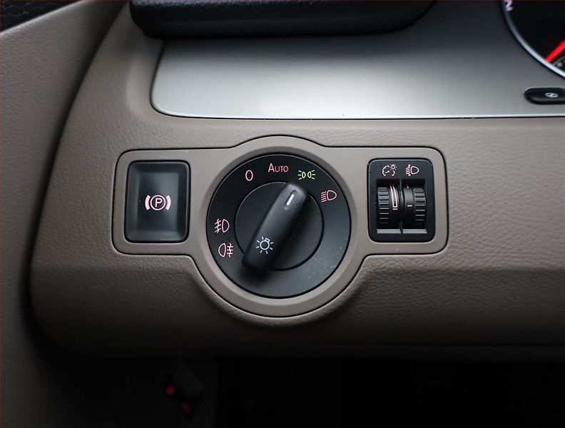 Volkswagen Passat (2009) 1.4 TSI, Xenony, Tempomat - fotka 13 z 16