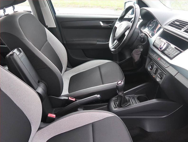 Škoda Fabia (2016) Ambition 1.2 TSI - fotka 9 z 15