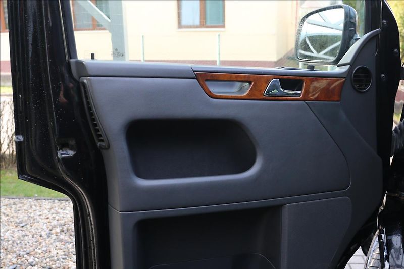 Volkswagen Multivan 2,5 TDi, Tažné , Klima - fotka 14 z 40