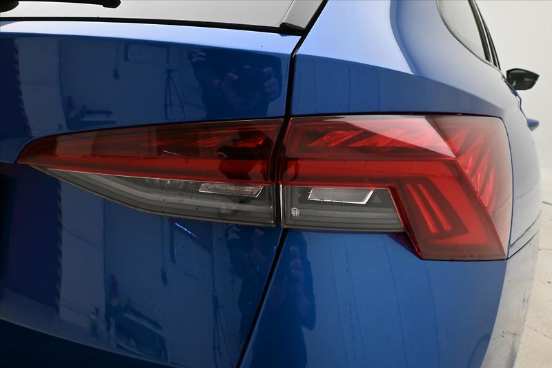 Škoda Octavia 2,0 TDI 110kW DSG Ambiente Zár - fotka 31 z 32