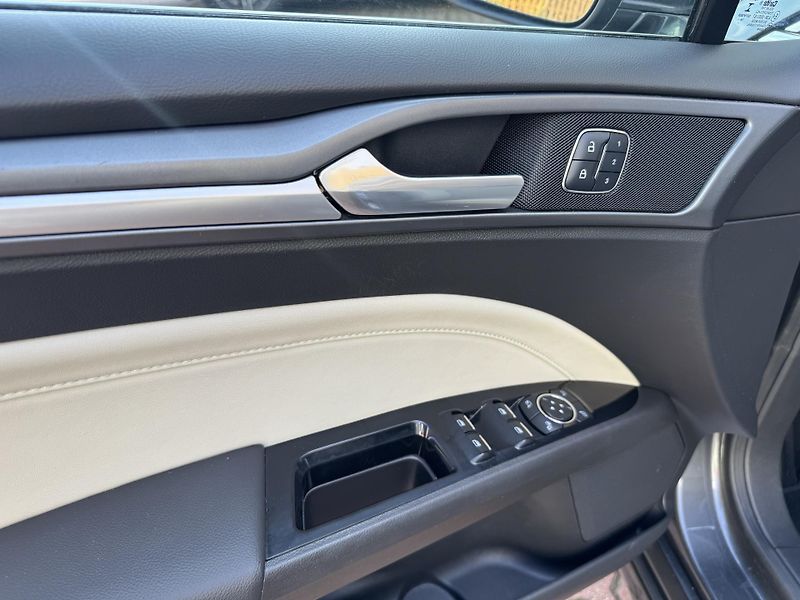 Ford Mondeo (2015) Titanium - fotka 10 z 21