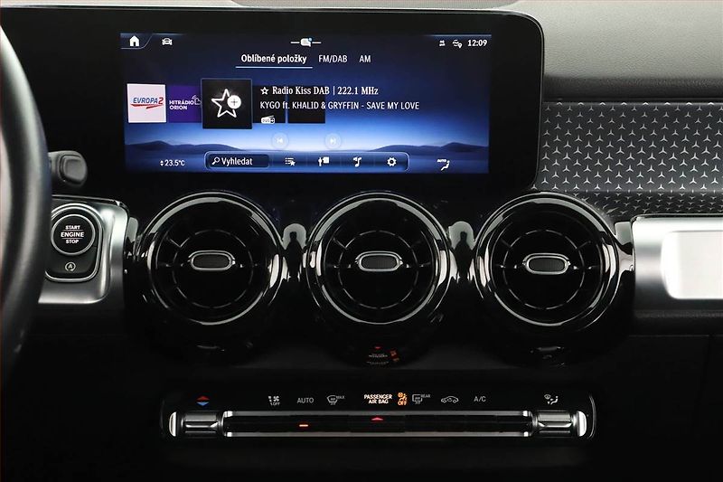 Mercedes-Benz GLB (2024) 200 d 4MATIC - fotka 9 z 21