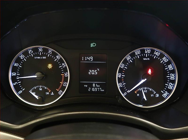 Škoda Octavia (2013) 1.6 TDI, Park. senzory - fotka 11 z 15