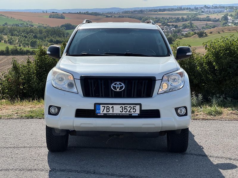 Toyota Land Cruiser 3.0 D-4D 127 kW AUT Tažné - fotka 6 z 36