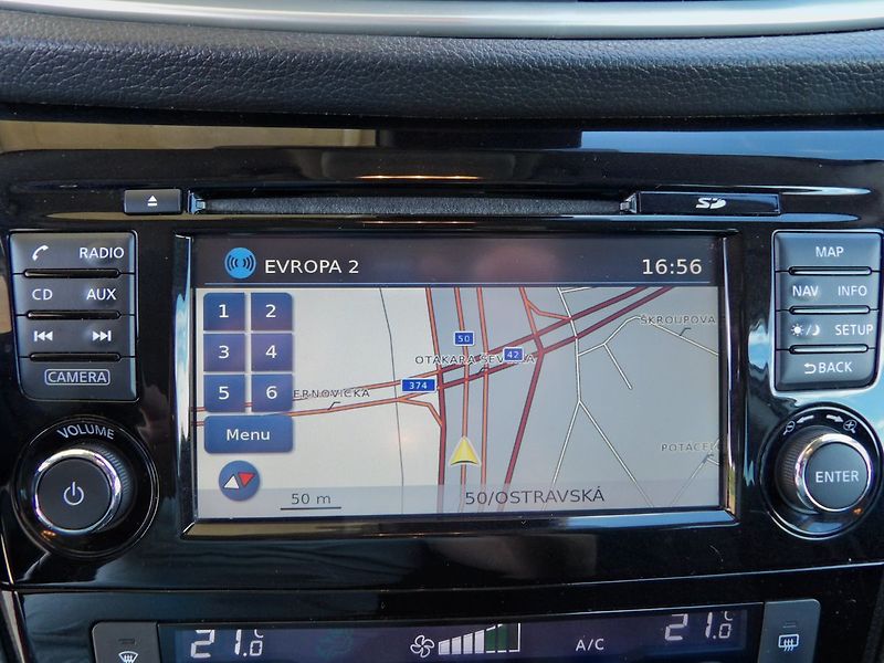 Nissan Qashqai 1.6dCi 4WD Tažné Kamera ČR - fotka 9 z 33