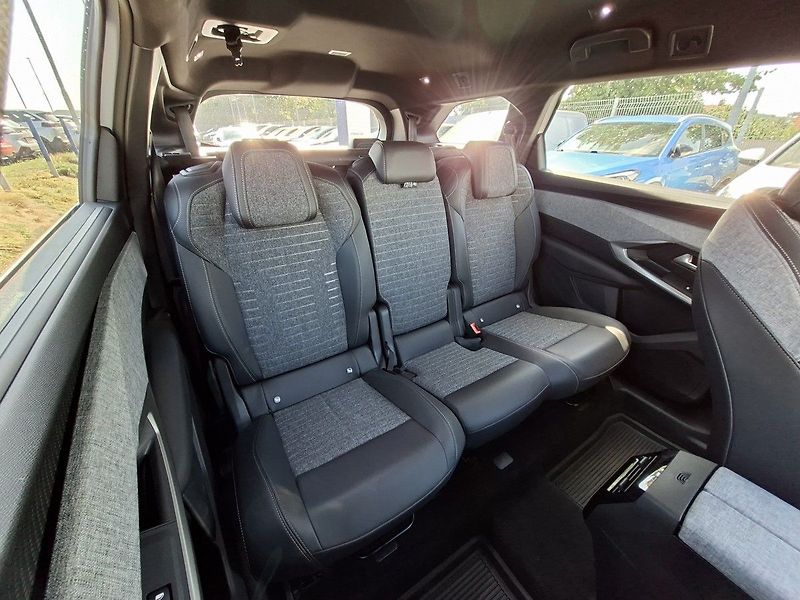 Peugeot 5008 ALLURE HYBRID 145k e-DCS6 - fotka 6 z 28