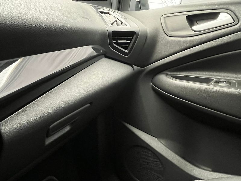 Ford Kuga 2.0 TDCi Titanium Cebia - fotka 32 z 50