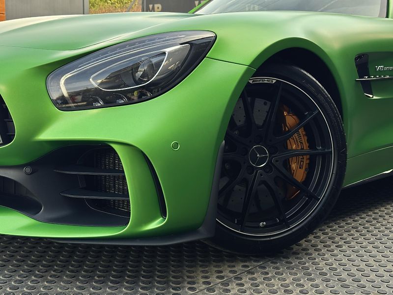Mercedes-Benz AMG GT (2017) R 4.0 V8 430kW, Carbon Ceramic - fotka 44 z 61
