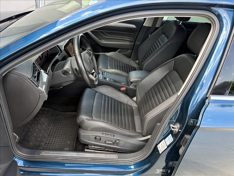 Volkswagen Passat 2,0 TSI 206 KW 4M AUT ALLTRACK - fotka 25 z 36
