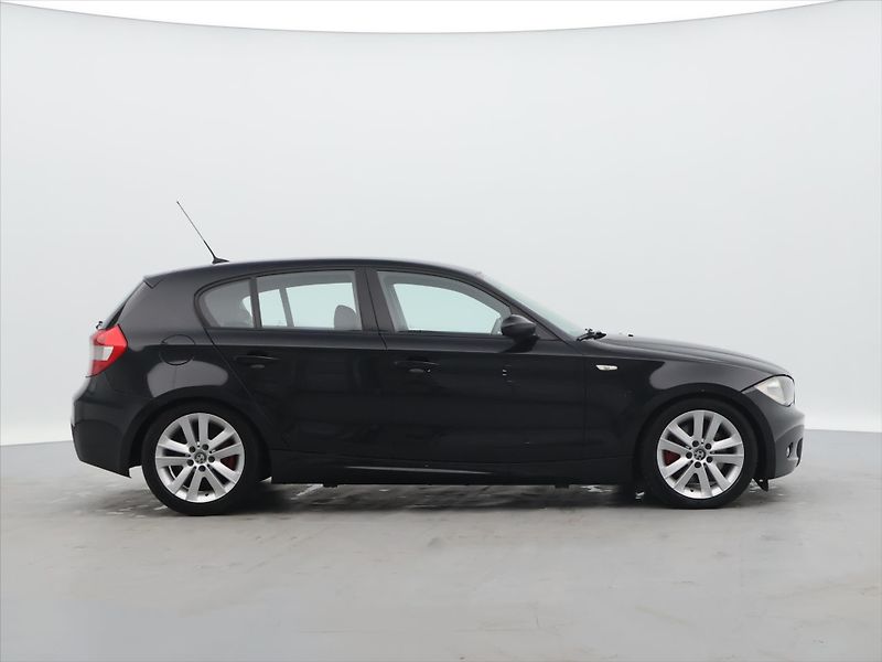 BMW Řada 1 3,0 130i 209kW Aut.Klima - fotka 8 z 25