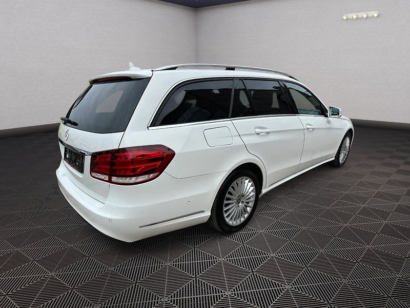 Mercedes-Benz Třídy E (2016) 350CDI 4Matic Elegance - fotka 7 z 40