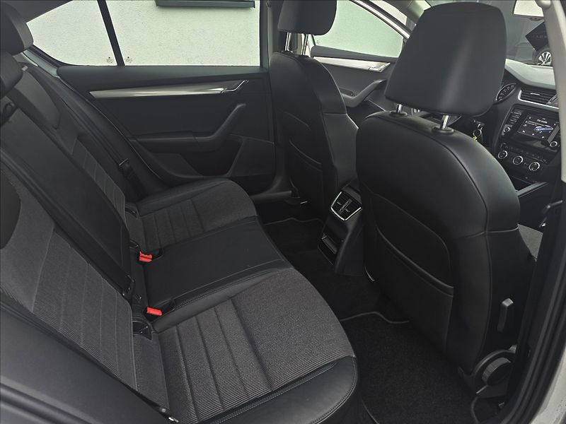 Škoda Octavia III 1,4TSi 103KW Elegance - fotka 32 z 44