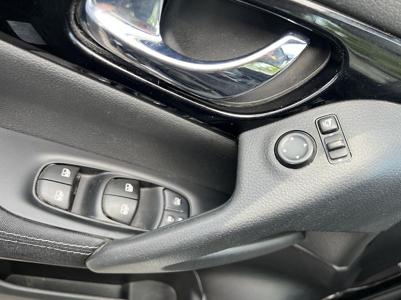 Nissan Qashqai 1.3DIG-T KAMERA PŮVOD ČR - fotka 12 z 40