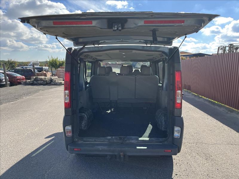 Opel Vivaro 2,5 CDTi 9.MÍST ROZVODY TAŽNÉ - fotka 27 z 37