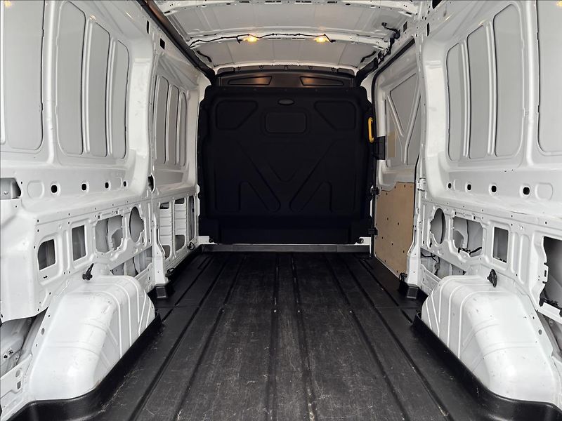 Ford Transit 2,0 EcoBlue 96kW L3 - fotka 11 z 40