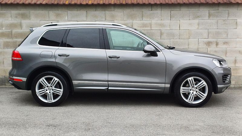 Volkswagen Touareg 3.0 TDI 193kW R-LINE-WEBASTO- - fotka 4 z 50