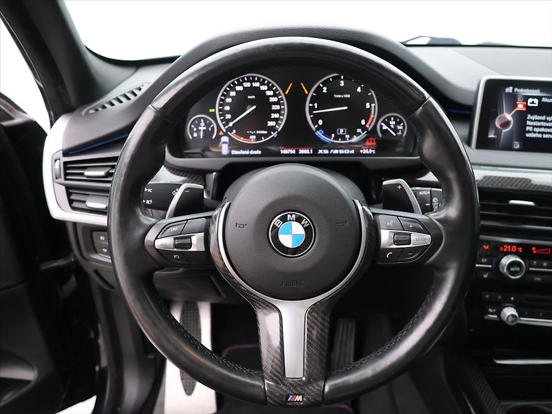 BMW X5 3.0 M50d 280kW xDrive - fotka 19 z 45