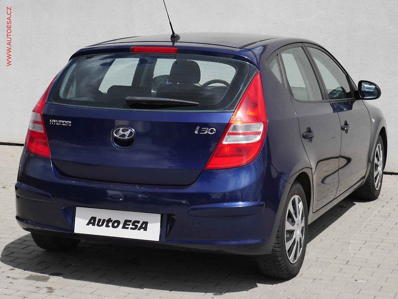 Hyundai i30 (2007) 1.4i, AC, STK5/28 - fotka 4 z 16