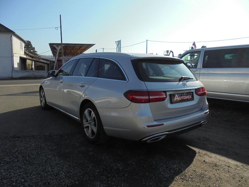 Mercedes-Benz Třídy E (2017) 220D - 4MATIC - SUPER VÝBAVA - fotka 5 z 11