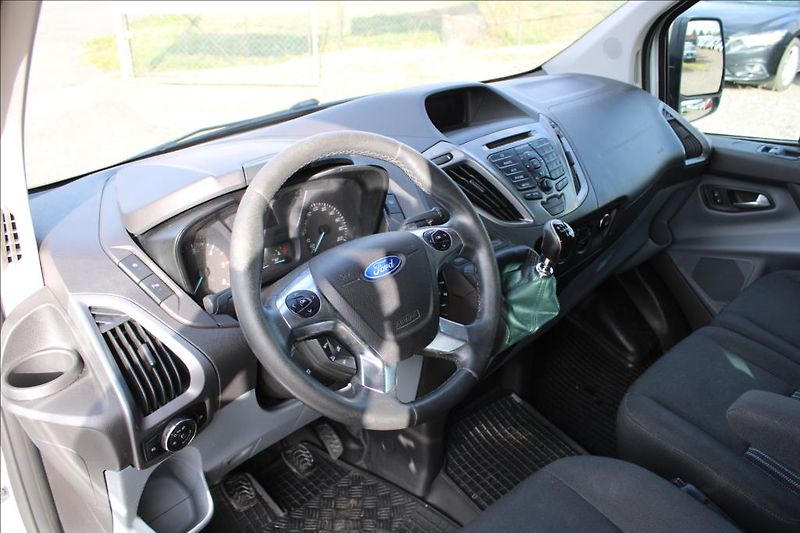 Ford Transit Custom 2,2 TDCi  9 - míst, DPH, KLIMA - fotka 10 z 31
