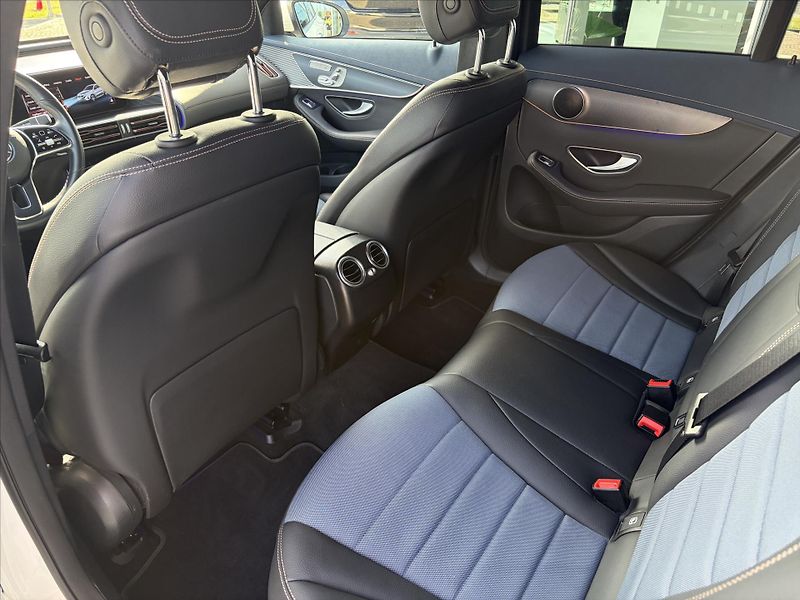 Mercedes-Benz EQC 400 4Matic - fotka 22 z 34